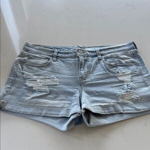 Old Navy Light Blue Distressed Women's Jean Shorts Size: 12 ✨